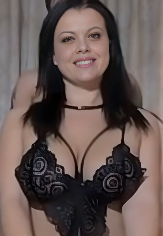 Nadia White VR